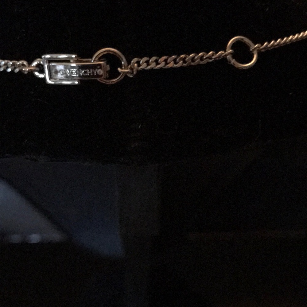 Givenchy - Picture 3 of 3